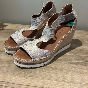Gentle Souls Snakeskin Everly Easy T Strap Wedge